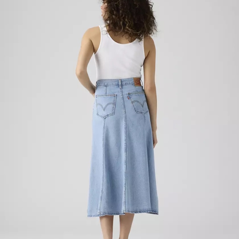 NWT Levi’s FIT AND FLARE SKIRT denim medium light wash 27 - Picture 5 of 10